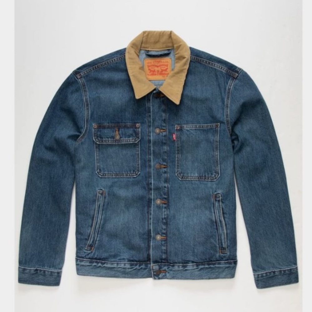 Levi’s old school trucker jacket SIZE MEDIUM. Brand NEW NEVER WORN.